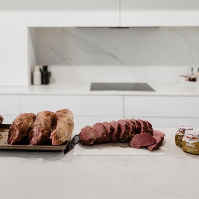 En The Premium Beef, entendemos la importancia de un buen servicio.👌 Por eso, estamos aquí para ti en cada paso. Estamos listos para ayudarte a encontrar el mejor corte de carne para tus necesidades.

📞 Llámanos: +34 689 89 25 27
✉️ Escríbenos: info@thepremiumbeef.com

#tpb #thepremiumbeef #servicio #carnepremium #carnedecalidad #gourmet #cocinagourmet